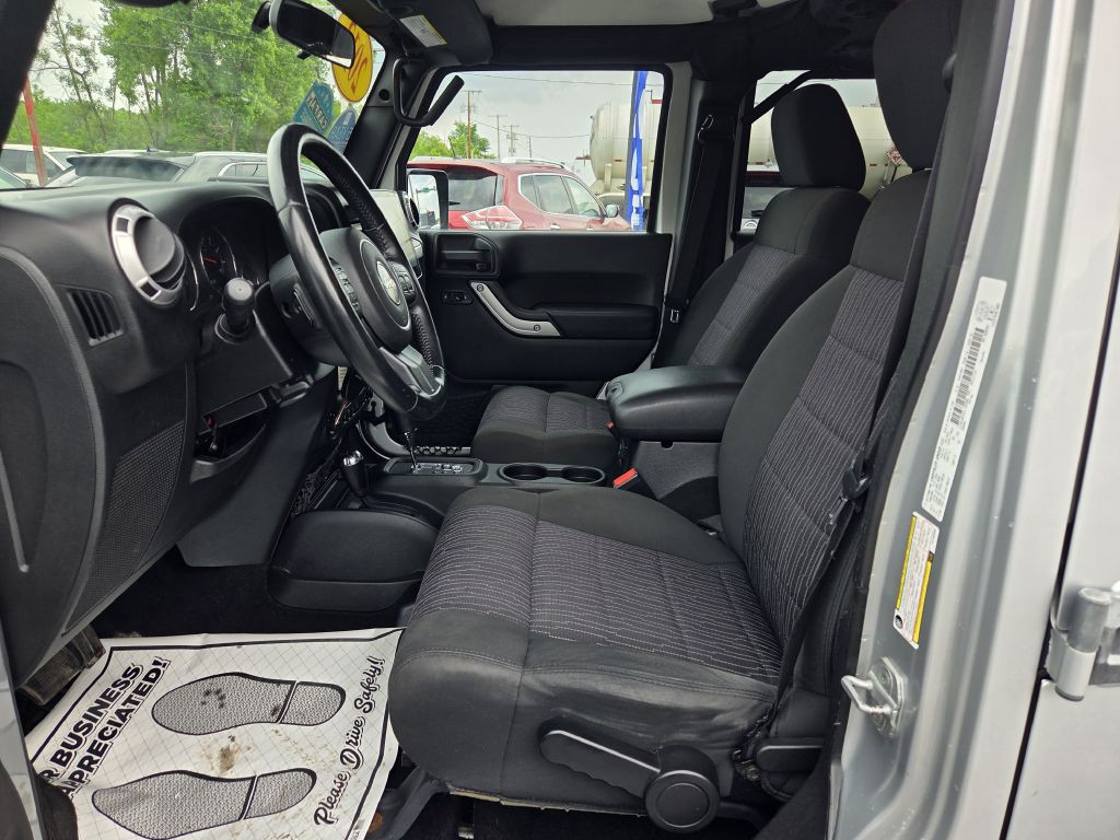 2012 Jeep Wrangler Unlimited Image 20