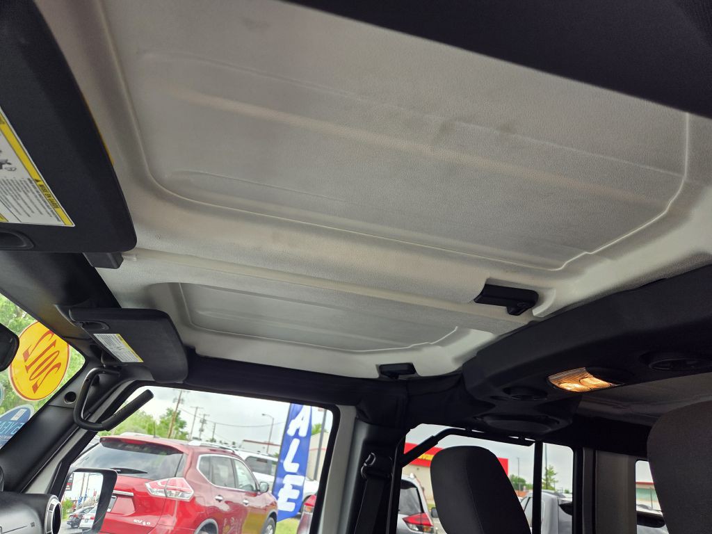 2012 Jeep Wrangler Unlimited Image 29