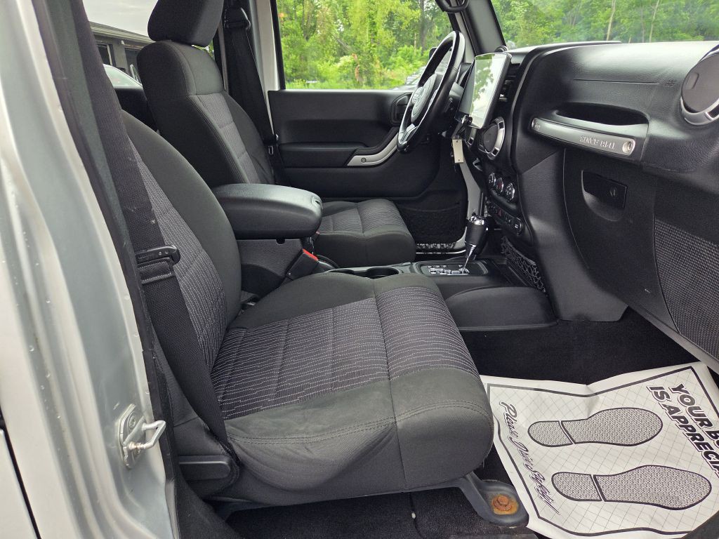 2012 Jeep Wrangler Unlimited Image 33