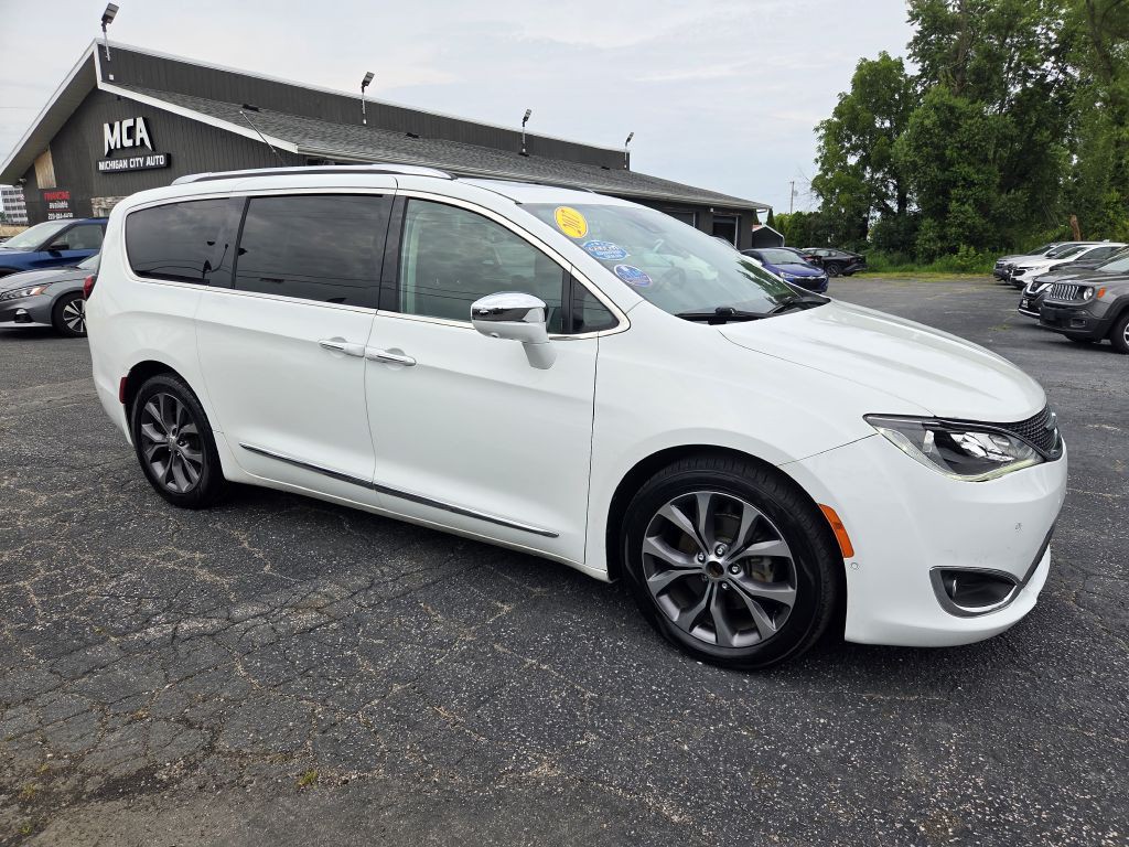 2017 Chrysler Pacifica Image 3