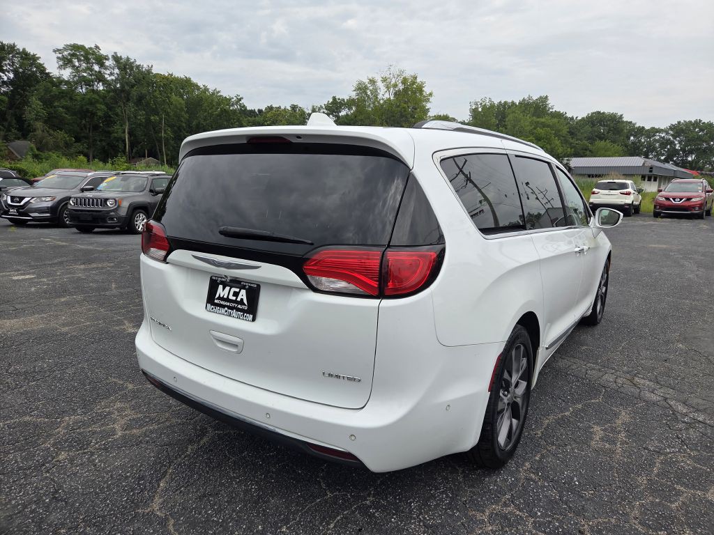 2017 Chrysler Pacifica Image 6