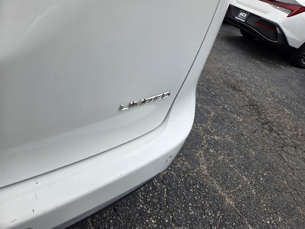 2017 Chrysler Pacifica Image 9