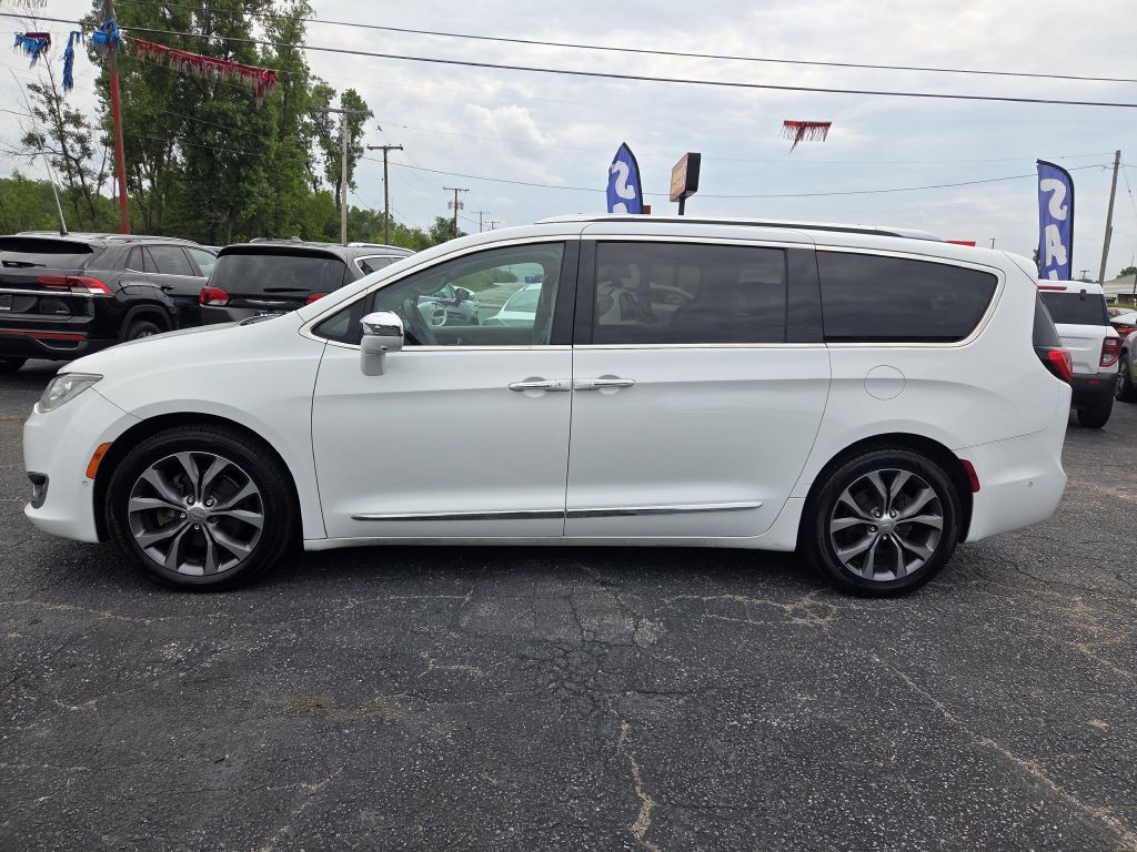2017 Chrysler Pacifica Image 12
