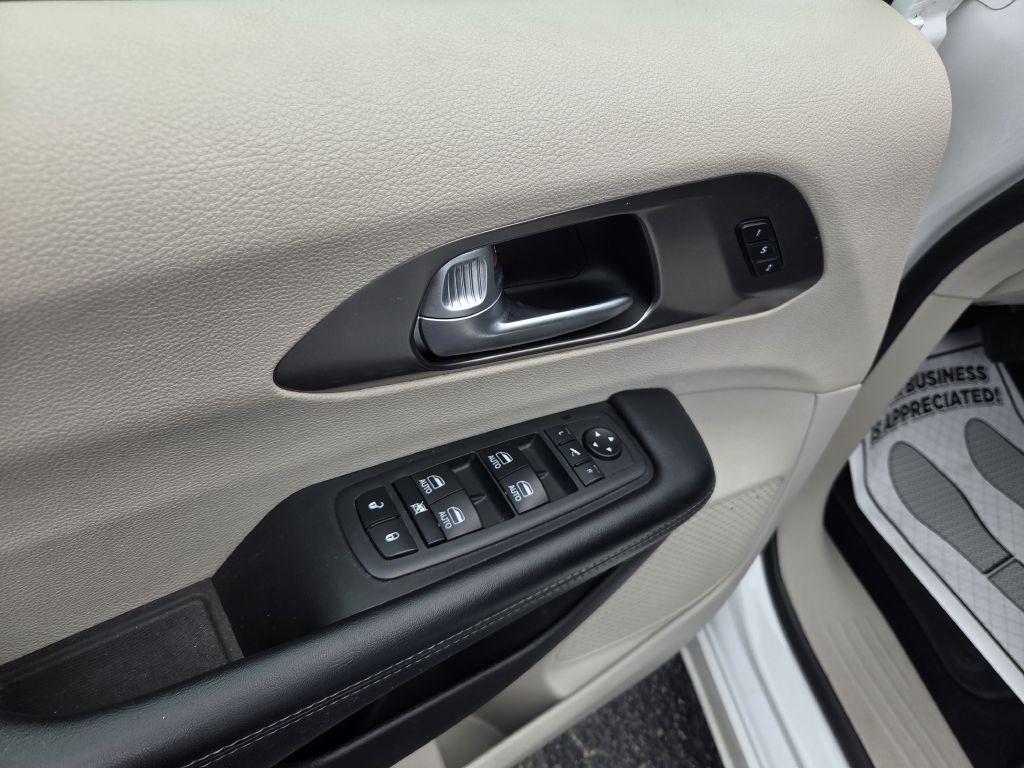 2017 Chrysler Pacifica Image 20