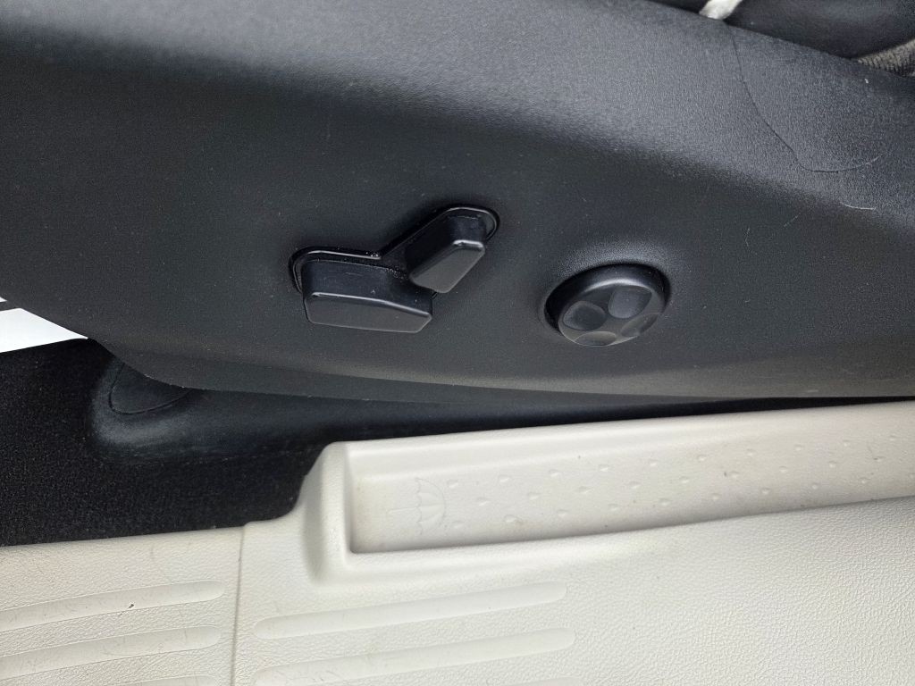 2017 Chrysler Pacifica Image 21