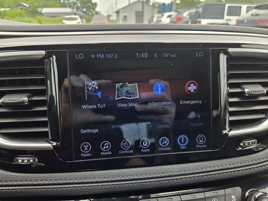 2017 Chrysler Pacifica Image 30