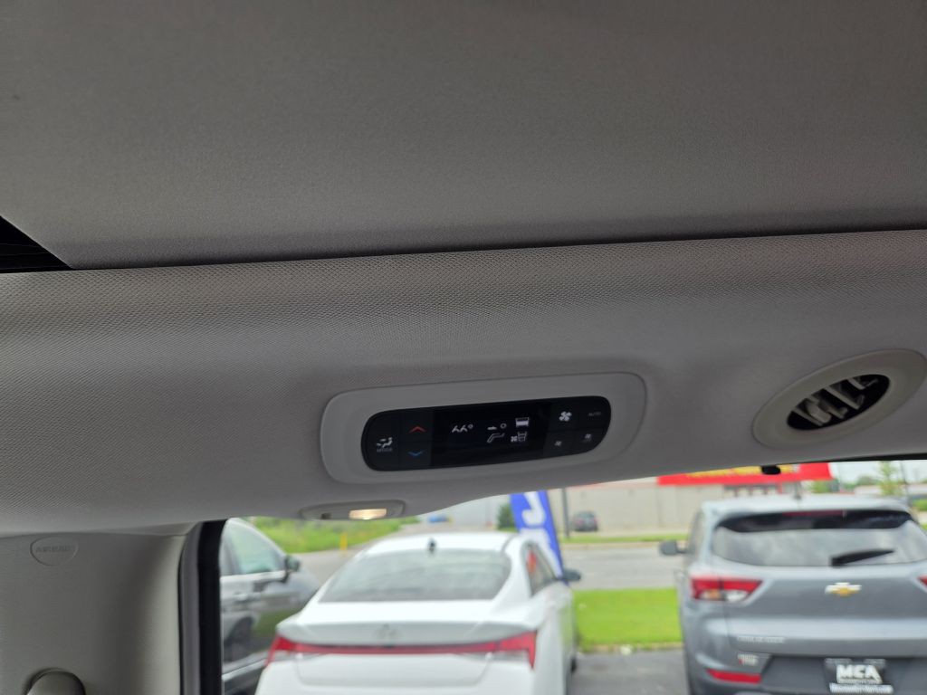 2017 Chrysler Pacifica Image 43