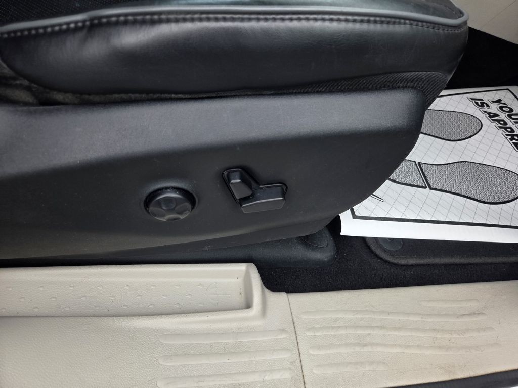 2017 Chrysler Pacifica Image 52