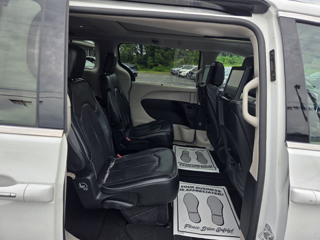 2017 Chrysler Pacifica Image 56