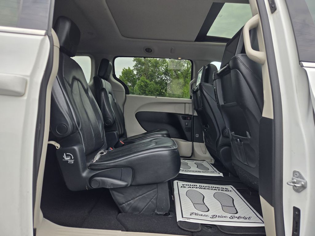 2017 Chrysler Pacifica Image 57