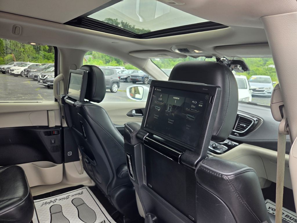 2017 Chrysler Pacifica Image 58