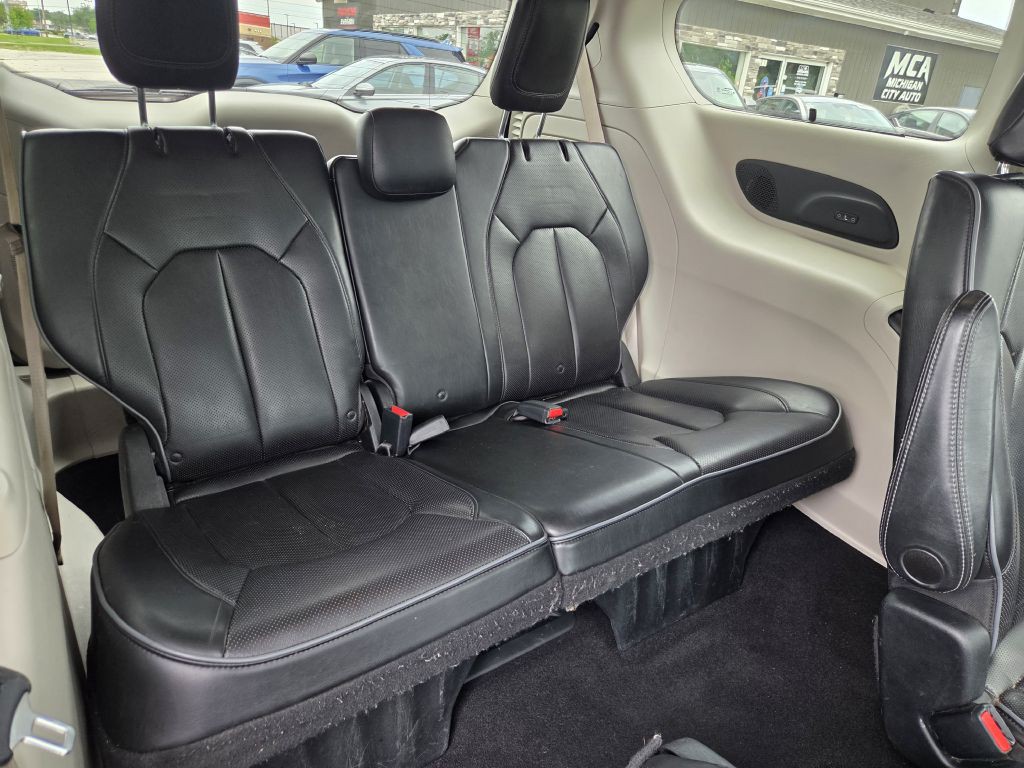 2017 Chrysler Pacifica Image 59