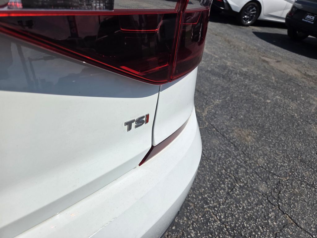 2018 Volkswagen Passat Image 9