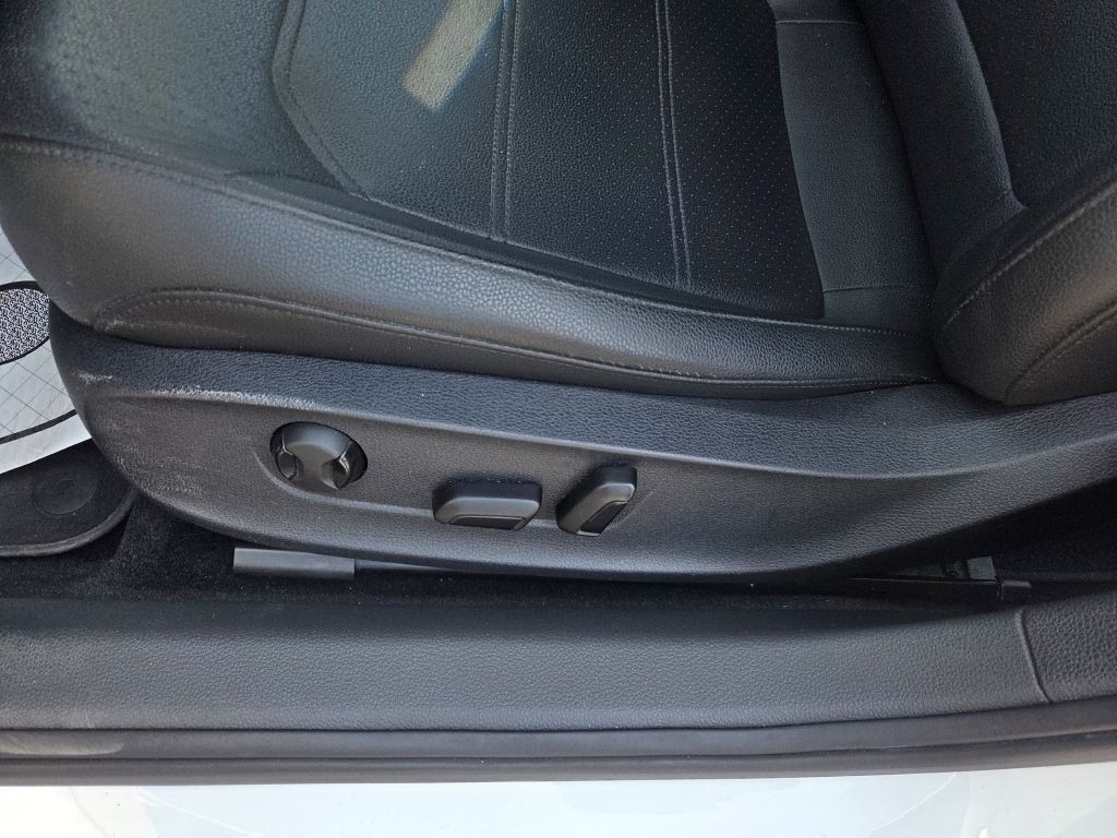 2018 Volkswagen Passat Image 15