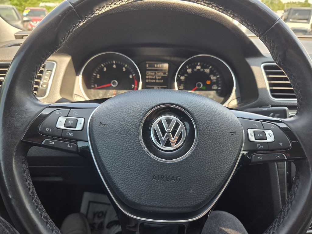 2018 Volkswagen Passat Image 20