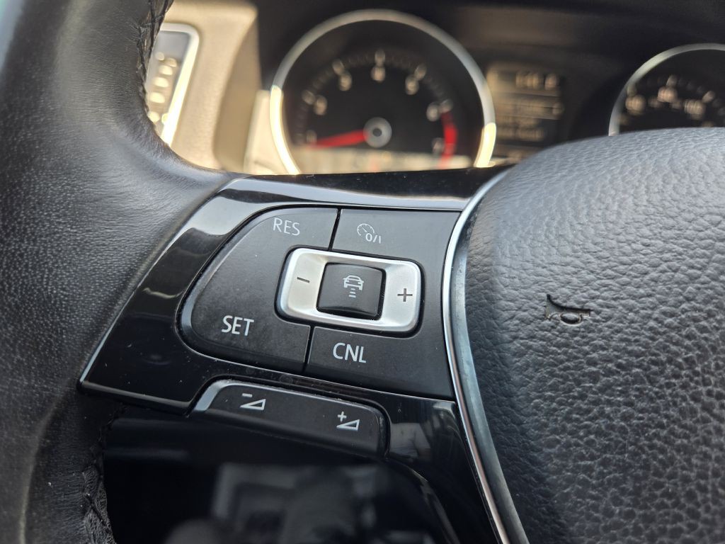 2018 Volkswagen Passat Image 21
