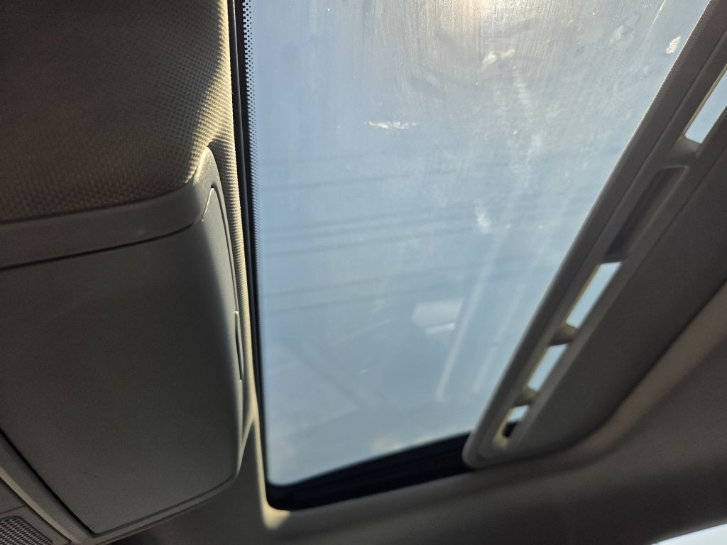 2018 Volkswagen Passat Image 31
