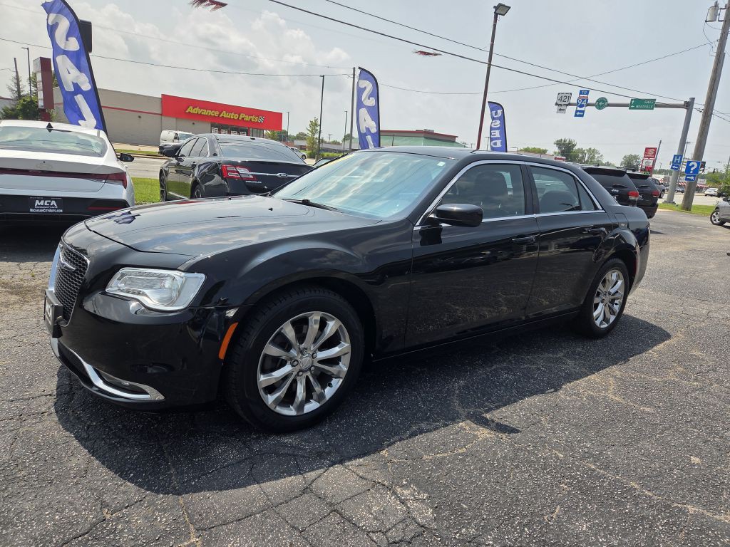 2019 Chrysler 300 Image 14