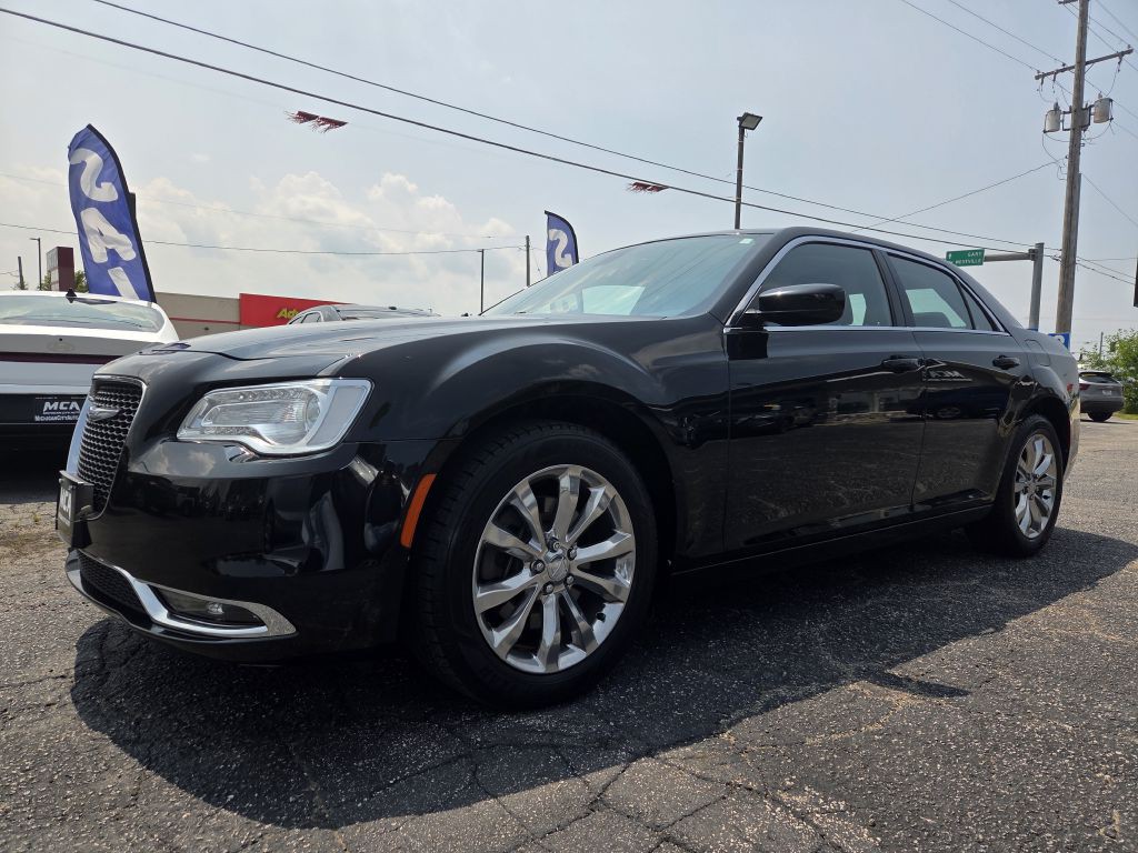 2019 Chrysler 300 Image 15