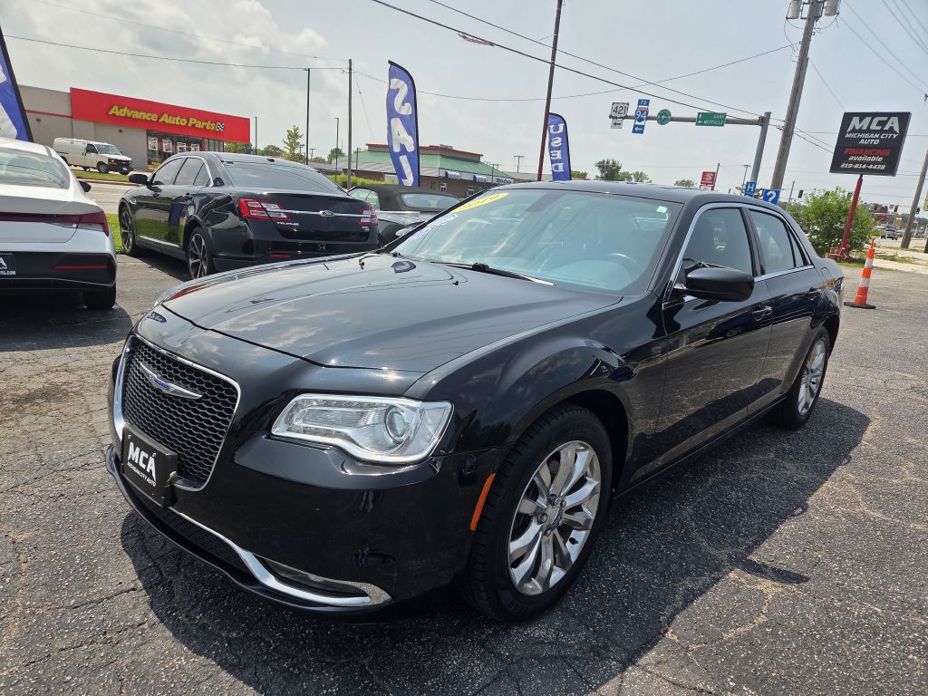2019 Chrysler 300 Image 16
