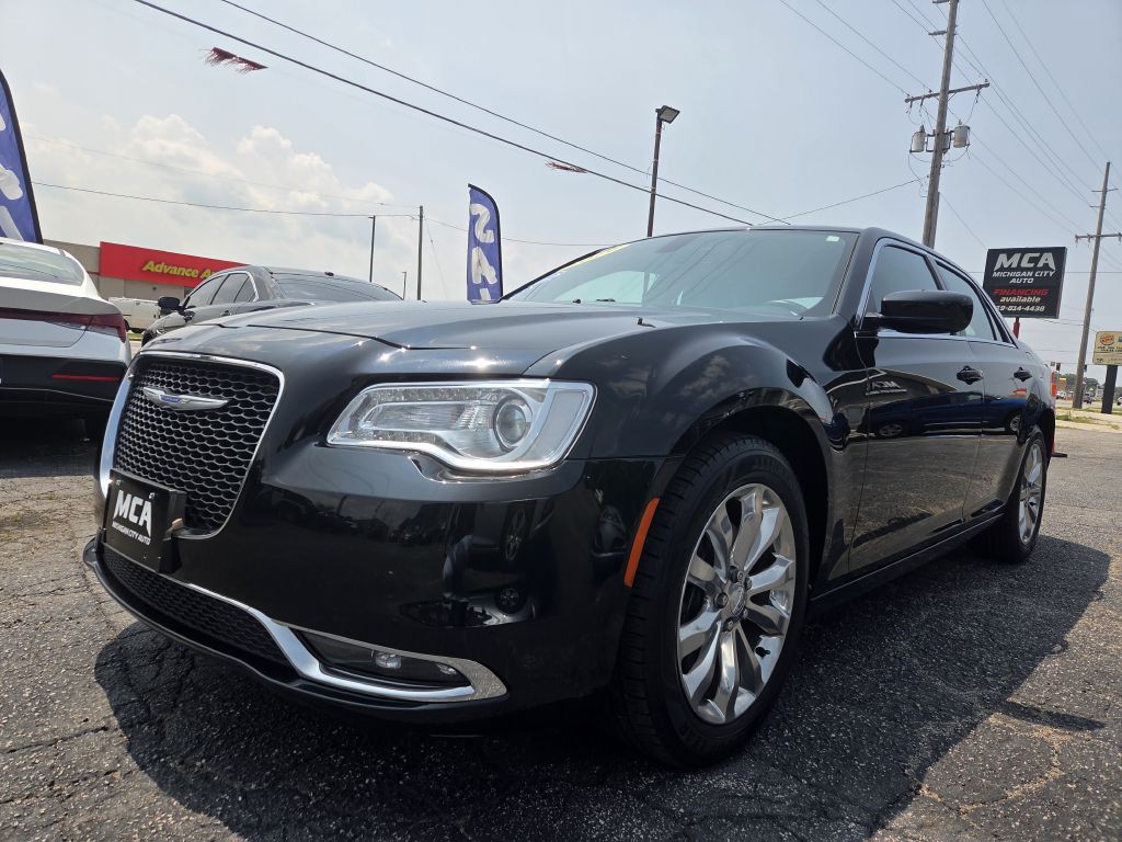 2019 Chrysler 300 Image 17