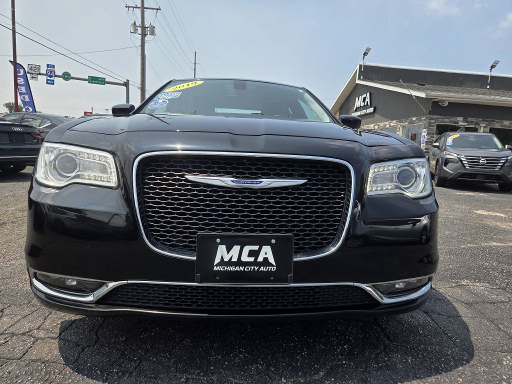 2019 Chrysler 300 Image 19