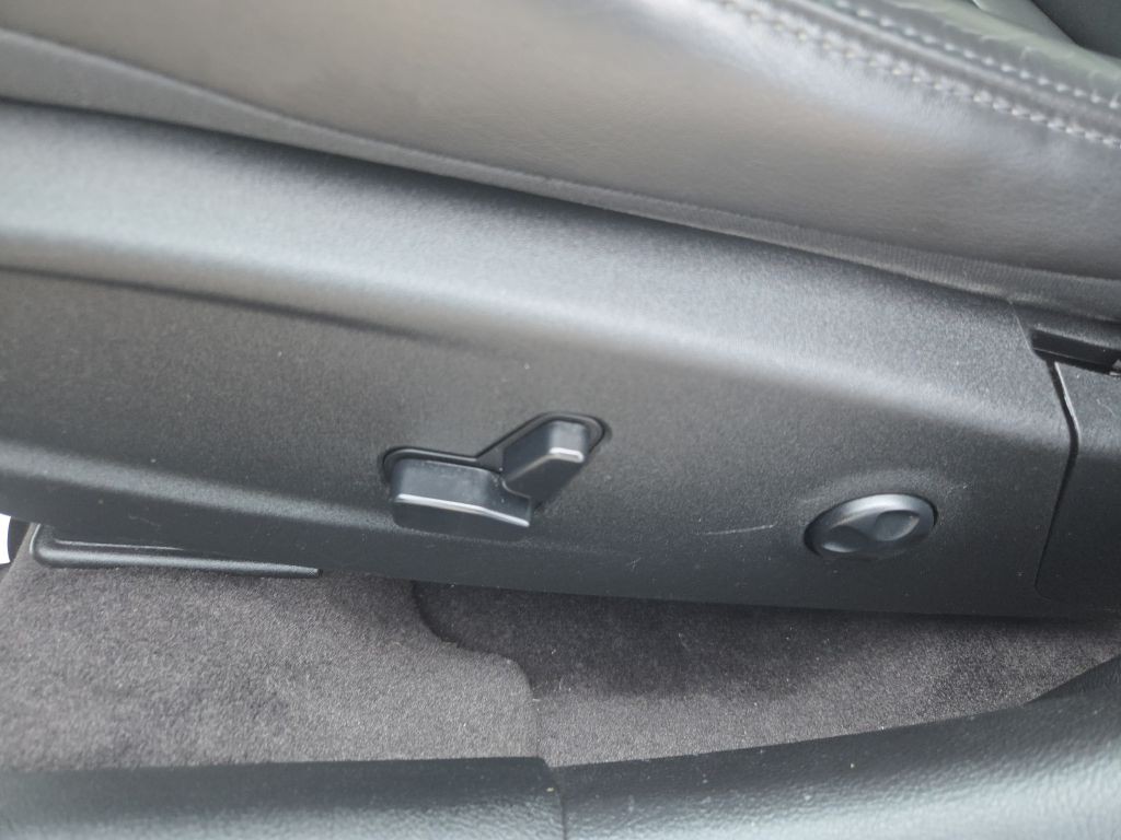 2019 Chrysler 300 Image 24