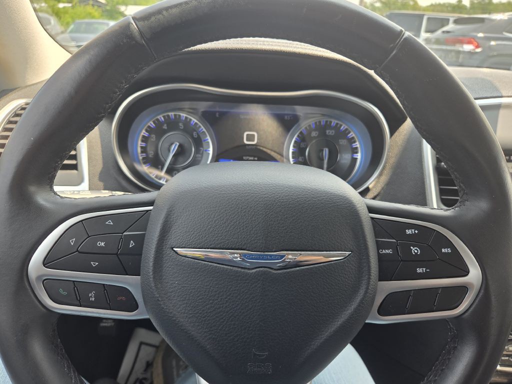 2019 Chrysler 300 Image 30