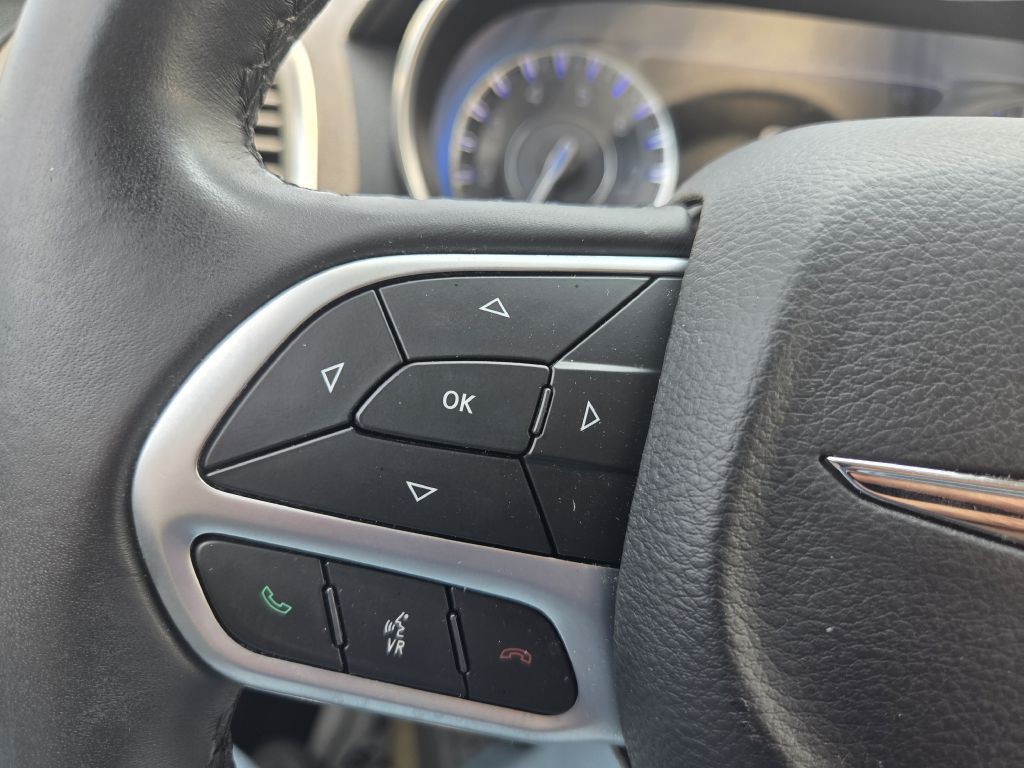 2019 Chrysler 300 Image 31