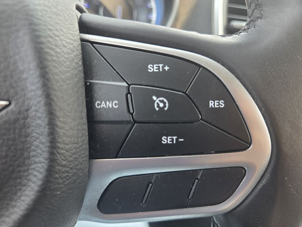 2019 Chrysler 300 Image 32