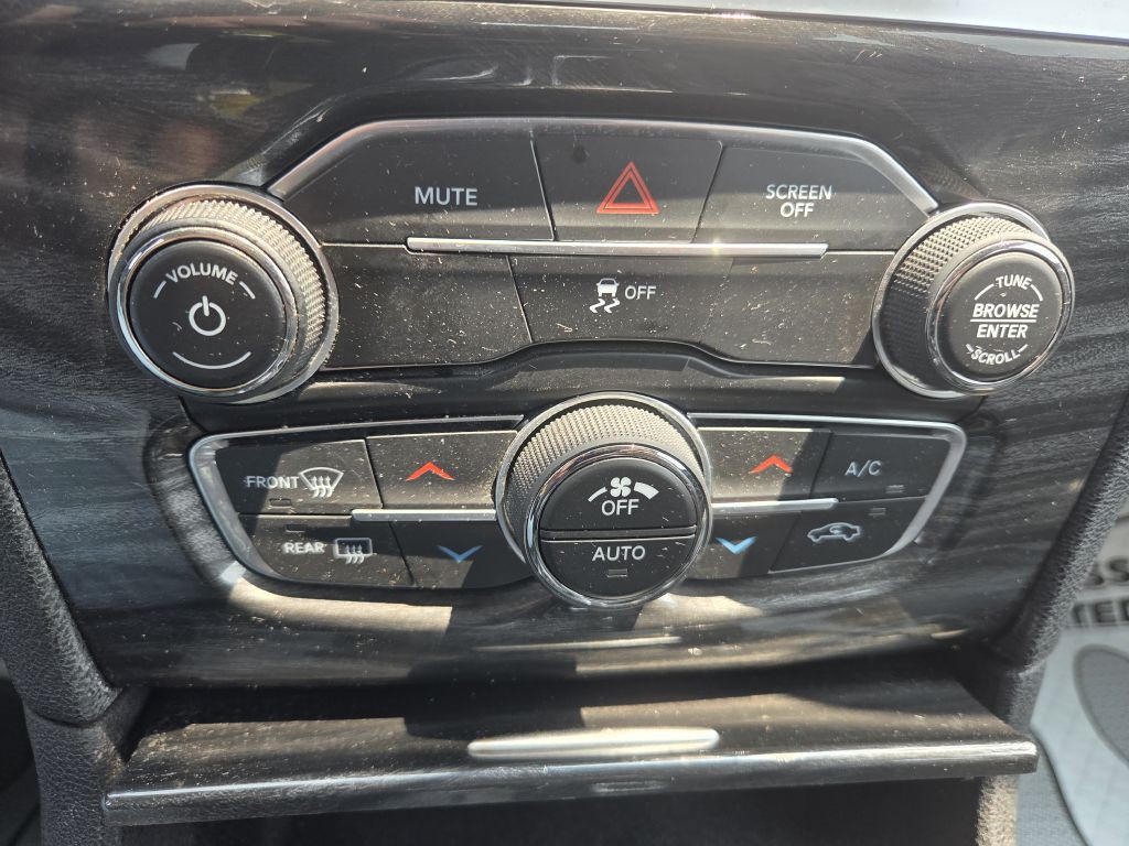 2019 Chrysler 300 Image 35