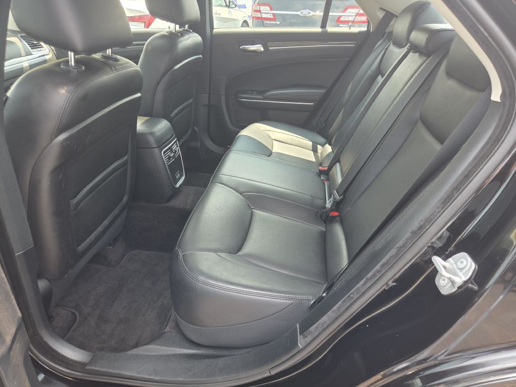 2019 Chrysler 300 Image 43