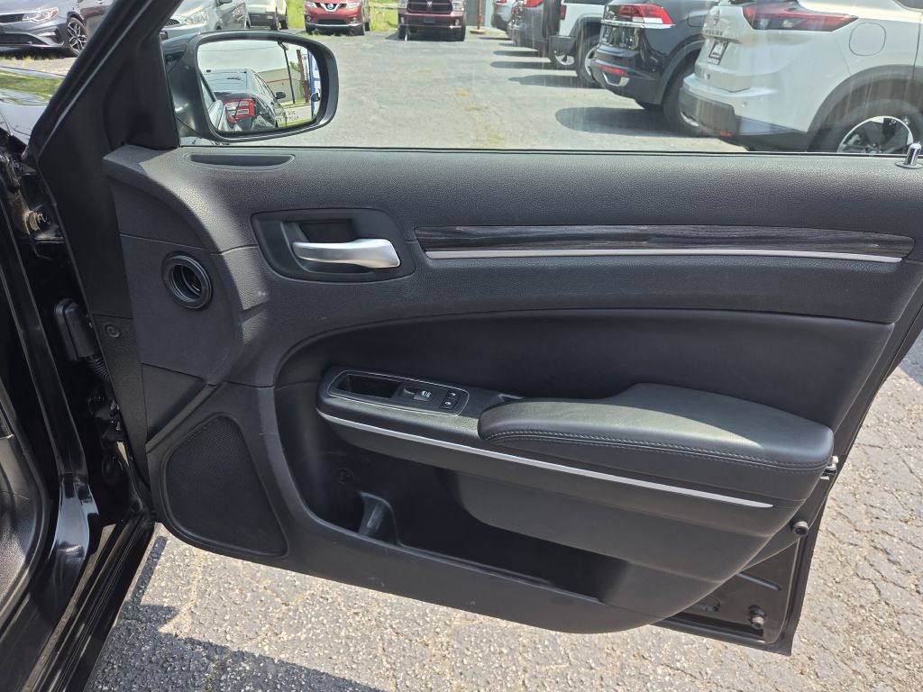 2019 Chrysler 300 Image 47