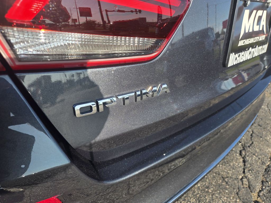 2020 Kia Optima Image 9