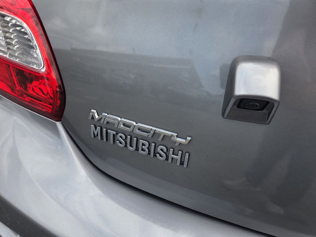 2017 Mitsubishi Mirage Image 9