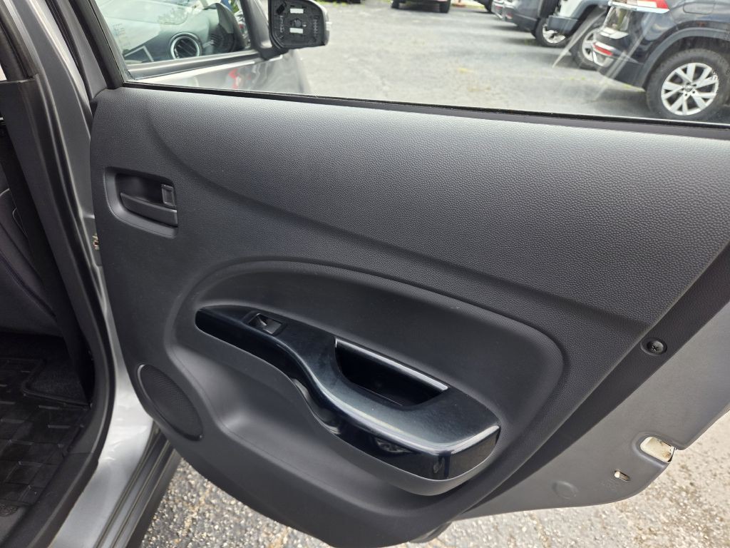 2017 Mitsubishi Mirage Image 34