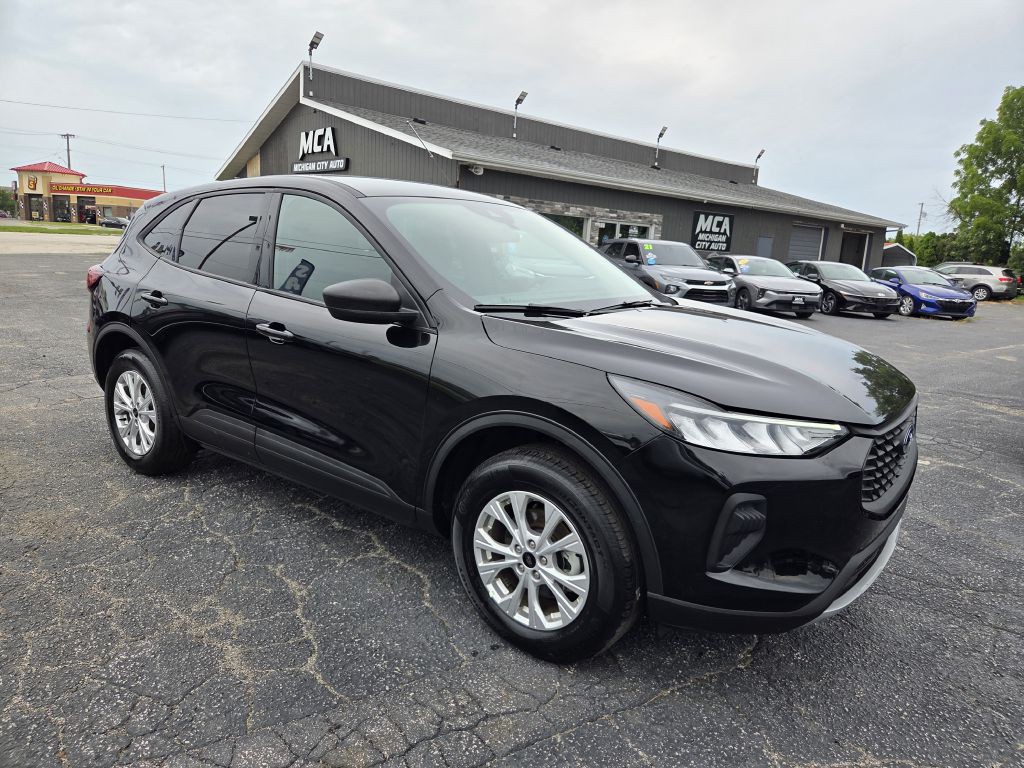 2025 Ford Escape Image 3