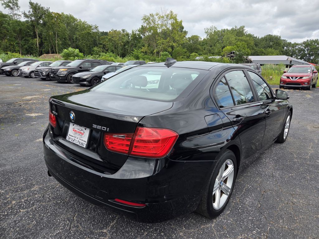 2014 BMW 3 Series Image 5