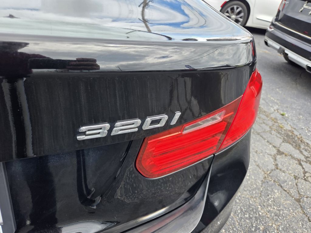 2014 BMW 3 Series Image 8