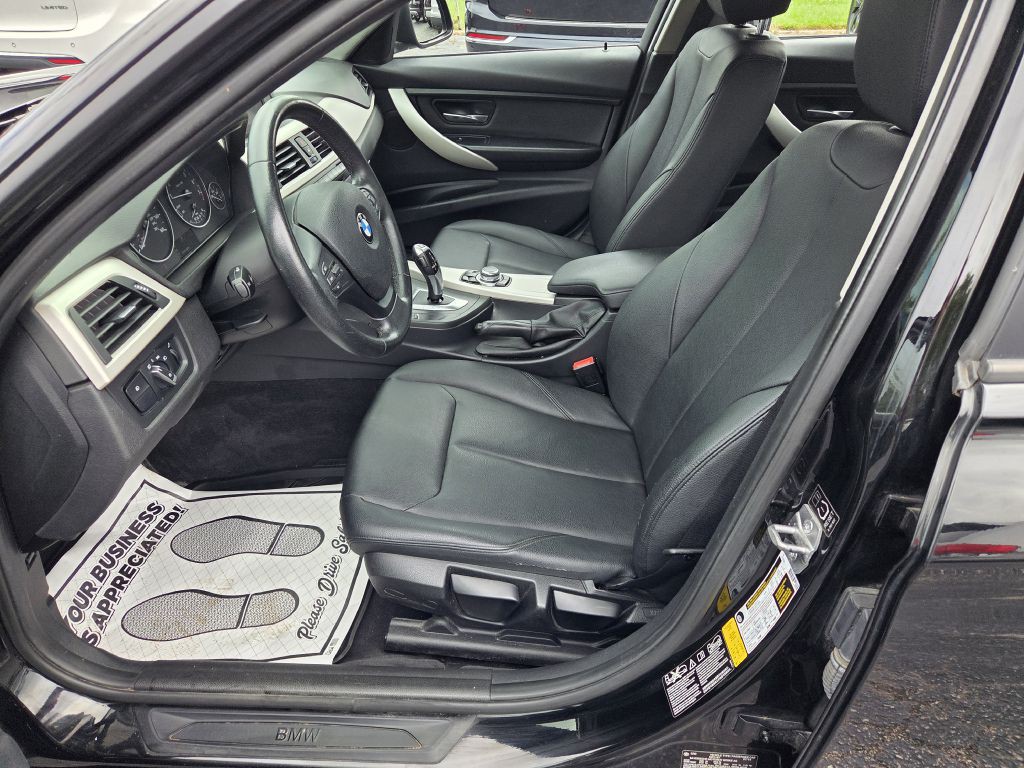 2014 BMW 3 Series Image 19