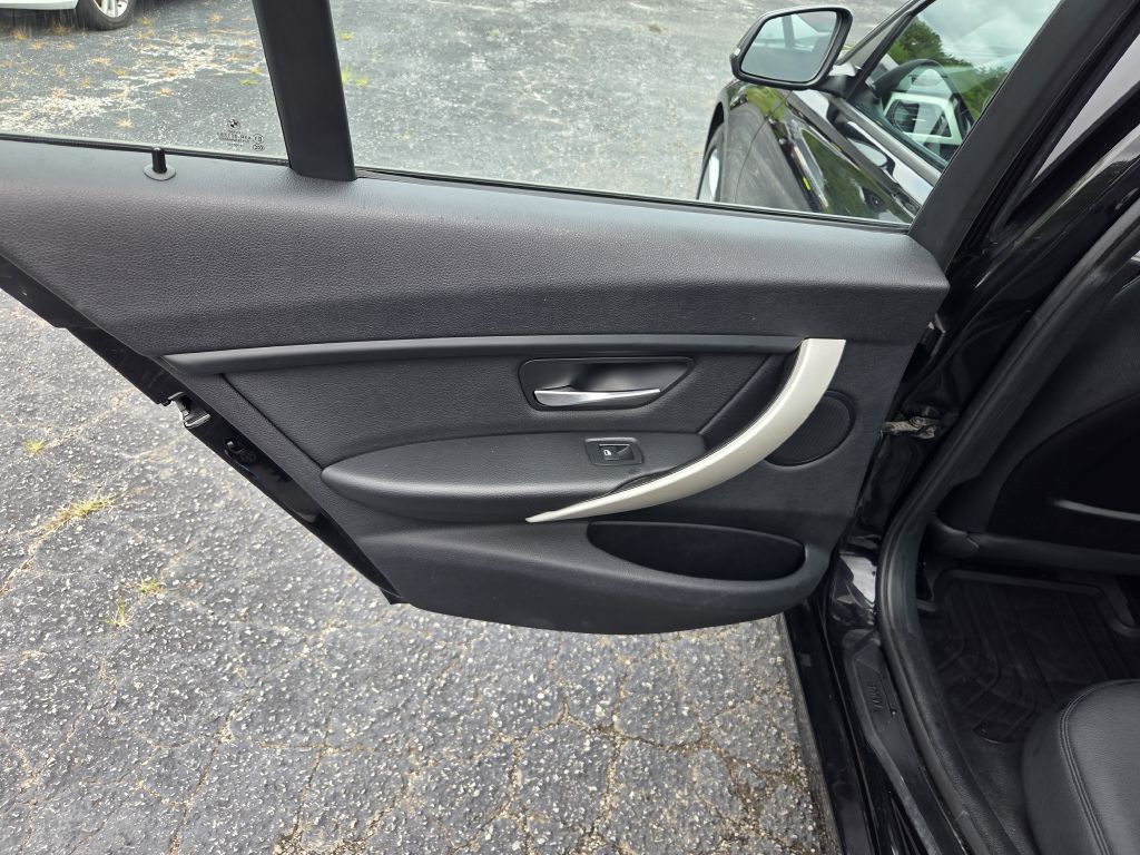 2014 BMW 3 Series Image 29