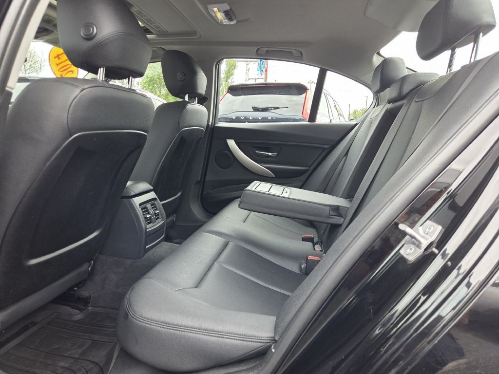 2014 BMW 3 Series Image 31