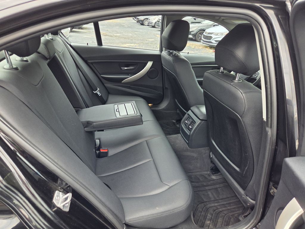 2014 BMW 3 Series Image 38