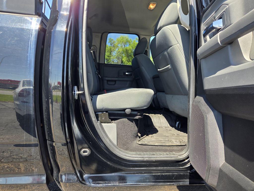 2014 RAM 1500 Image 1