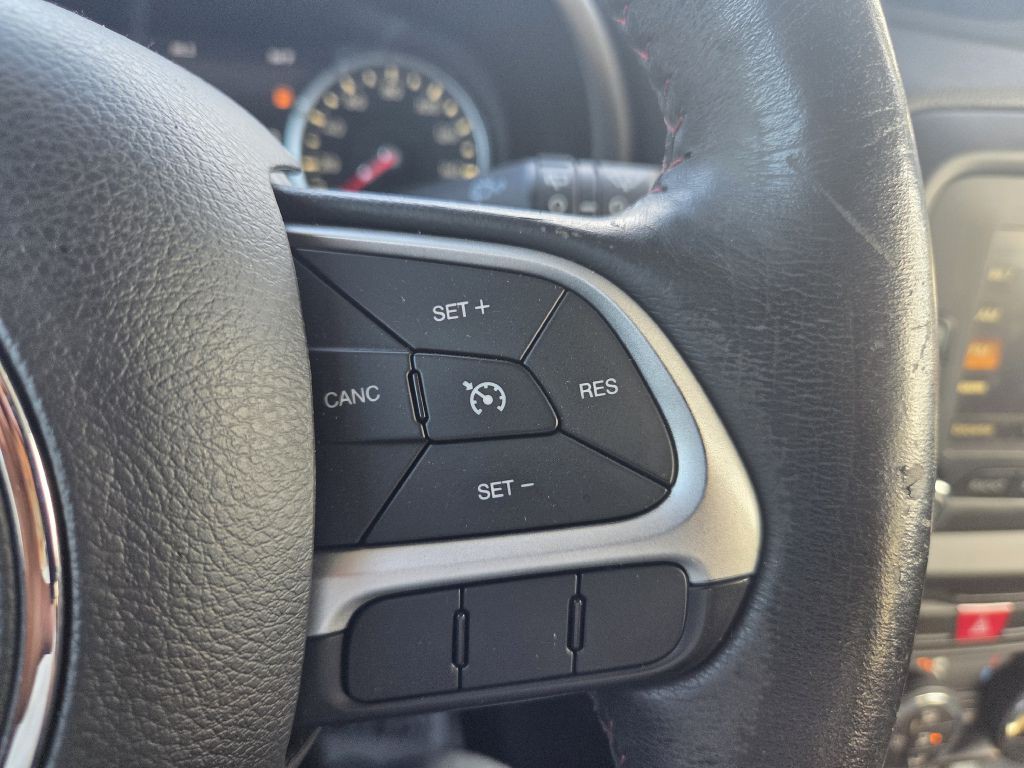 2016 Jeep Renegade Image 28