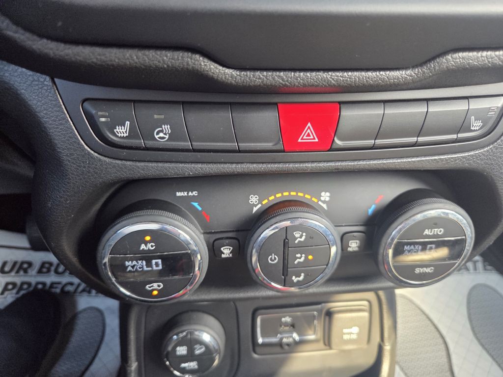 2016 Jeep Renegade Image 31