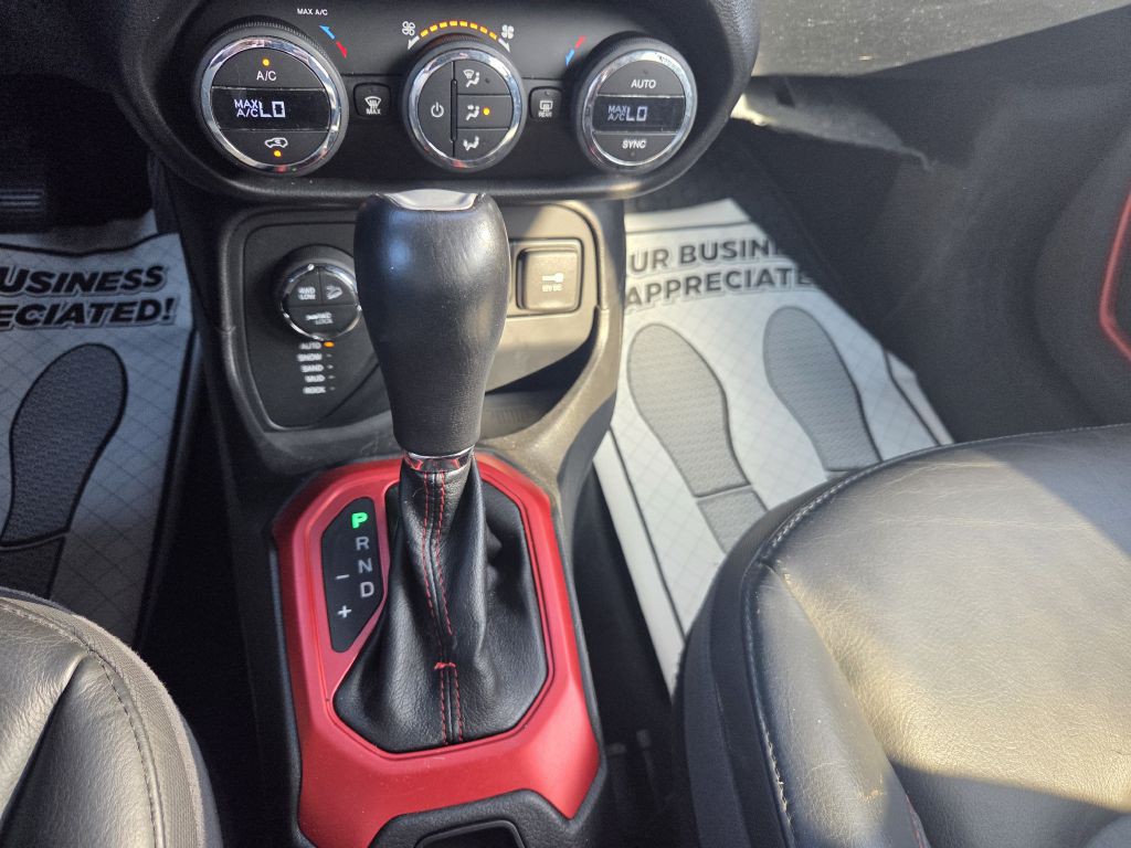 2016 Jeep Renegade Image 33