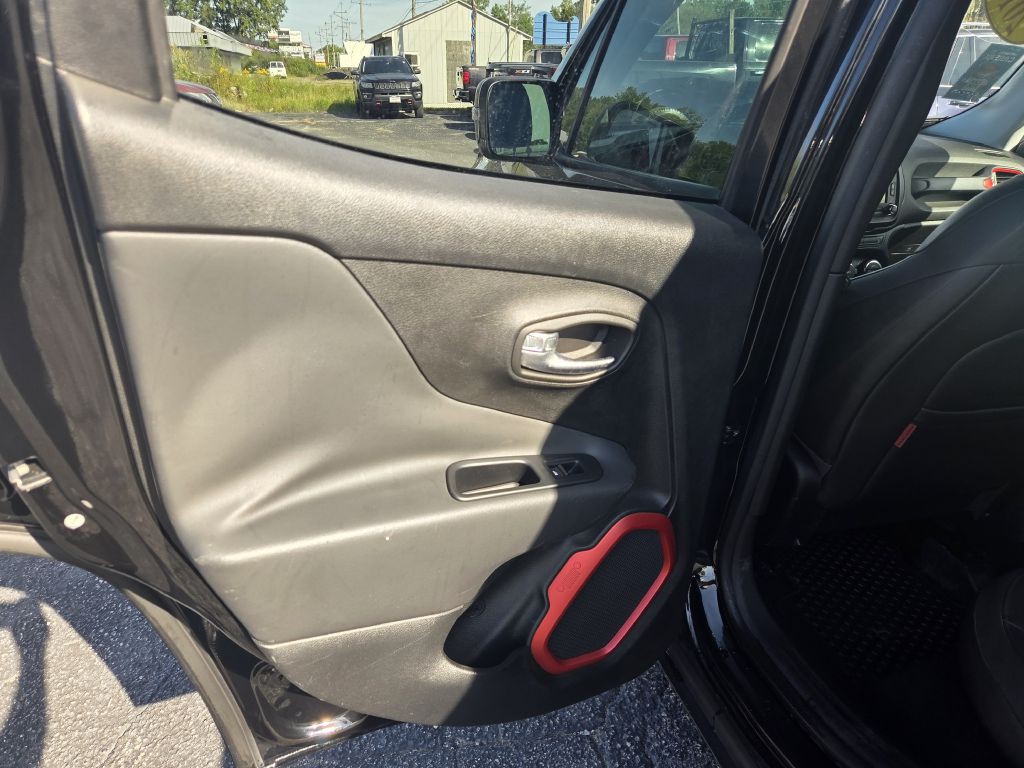 2016 Jeep Renegade Image 37