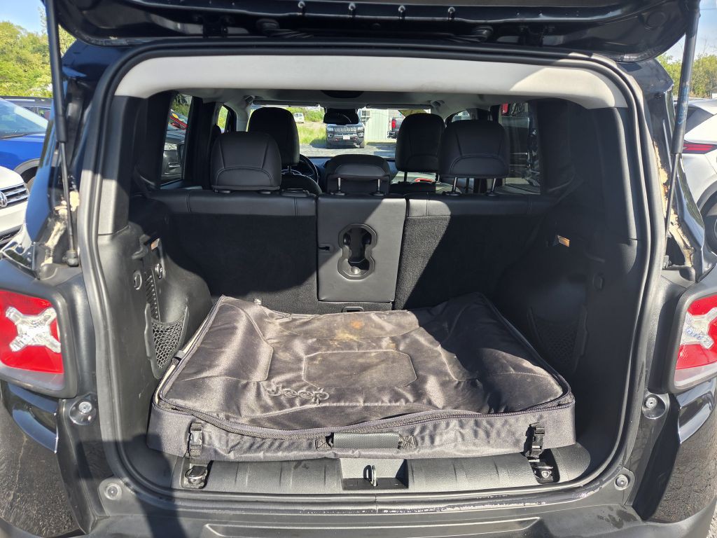 2016 Jeep Renegade Image 39