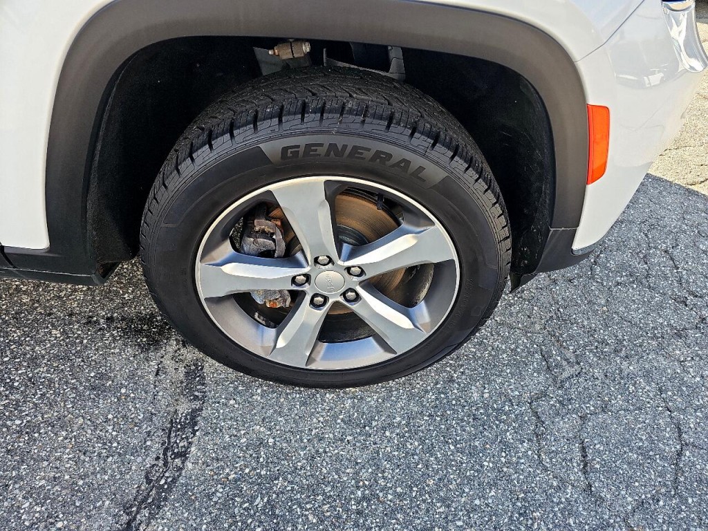 2021 Jeep Grand Cherokee Image 4